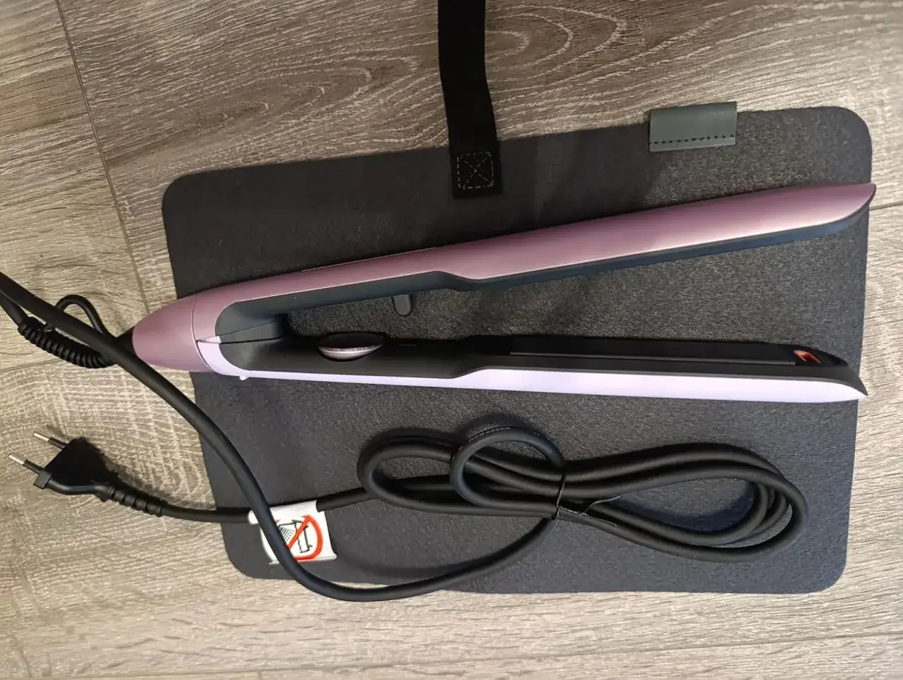 Rodzaje płytek prostownic do włosów: ceramiczne, tytanowe, turmalinowe