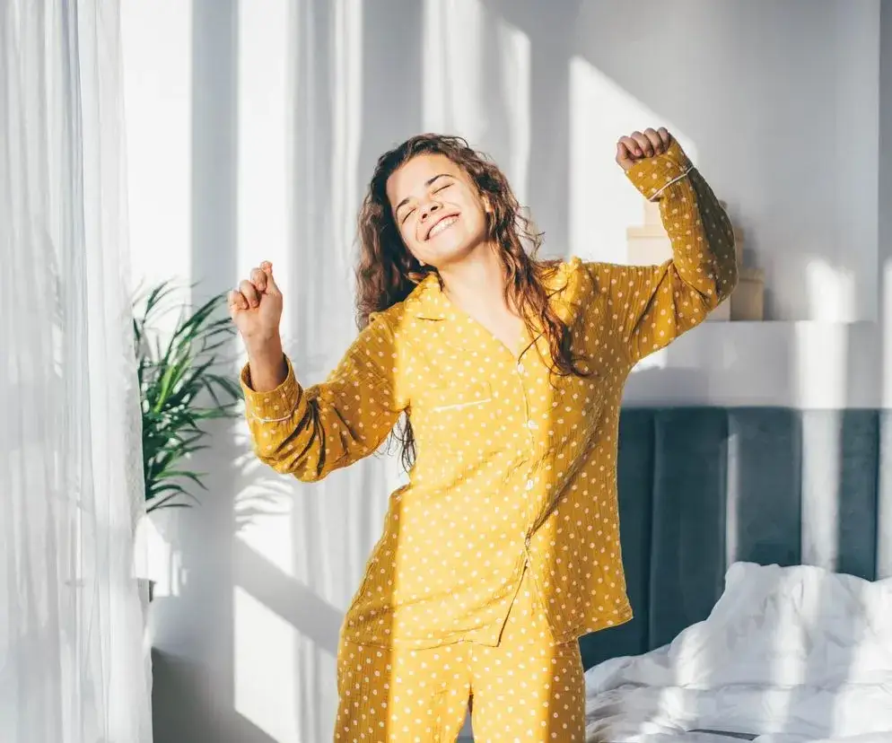 Osoba zrelaksowana rano vs wieczorem