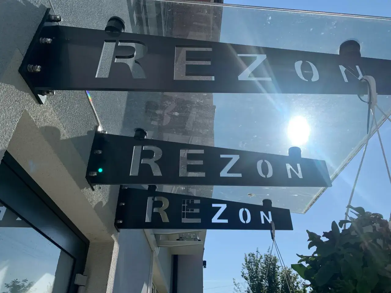 Dom Seniora Rezon Laski z zewnątrz Puszcza Kampinoska