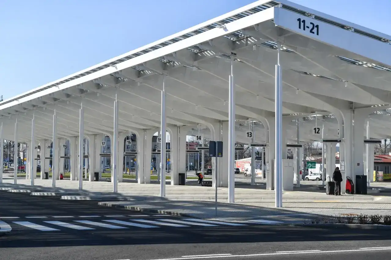 Nowoczesny dworzec autobusowy w Lublinie. Tu znajdziesz informacje, jak dojechać do celu.