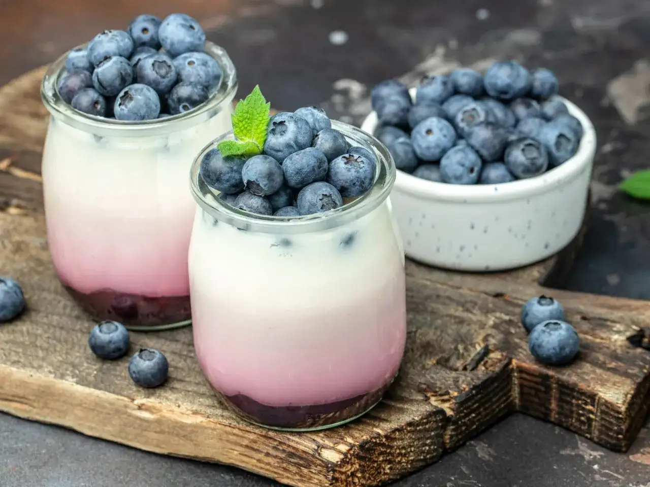 Zdrowe śniadanie z bor&oacute;wkami amerykańskimi