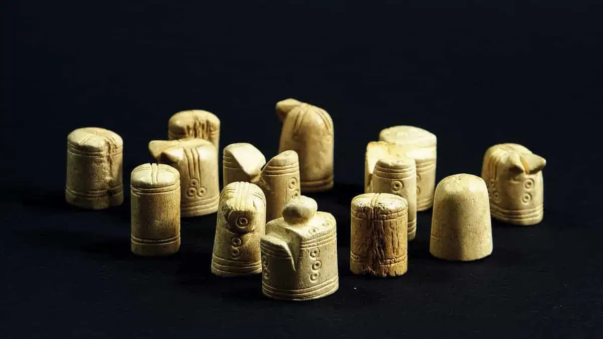 sandomierskie figury szachowe archeologia