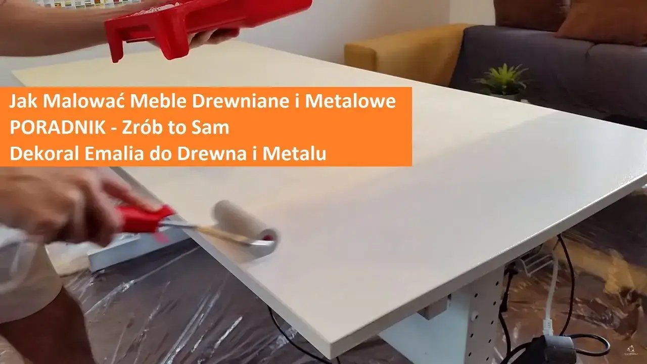 Malowanie mebli wałkiem flokowym