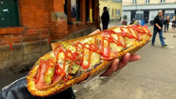 Krakowski street food zapiekanki