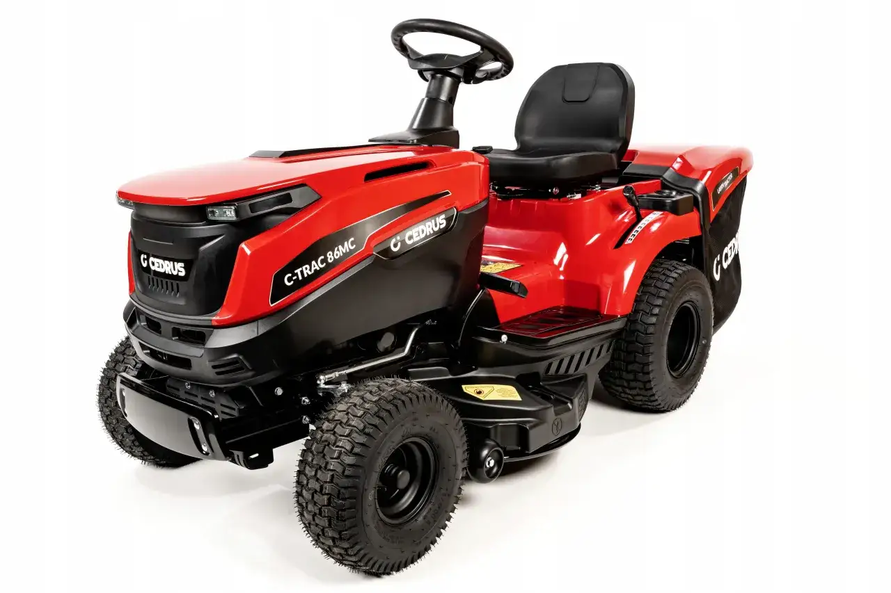 Czerwony traktorek kosiarka Cedrus C-TRAC 86MC z czarnym siedziskiem i kierownicą, gotowy do pracy na otomoto.
