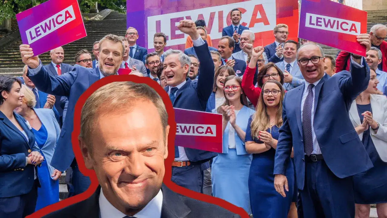 Donald Tusk na tle transparentów z napisem 