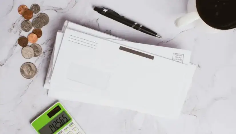 Zdjęcie Jakie odsetki nalicza komornik i jak uniknąć nieprzyjemnych niespodzianek