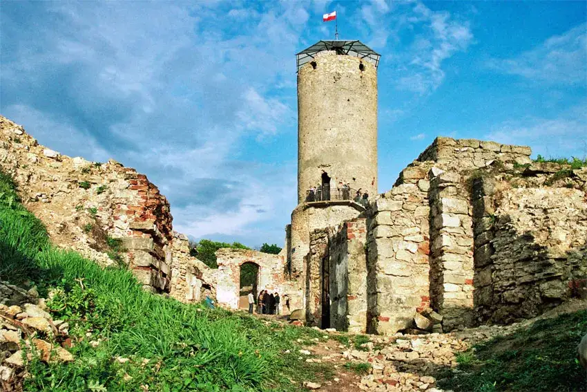 Zdjęcie Zamek w Iłży: Tajemnice gotycko-renesansowej warowni w Polsce