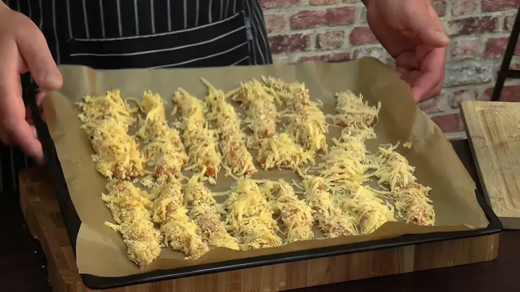 Zdjęcie Jak idealnie obtoczyć pierś z kurczaka? Proste triki na chrupiącą panierkę