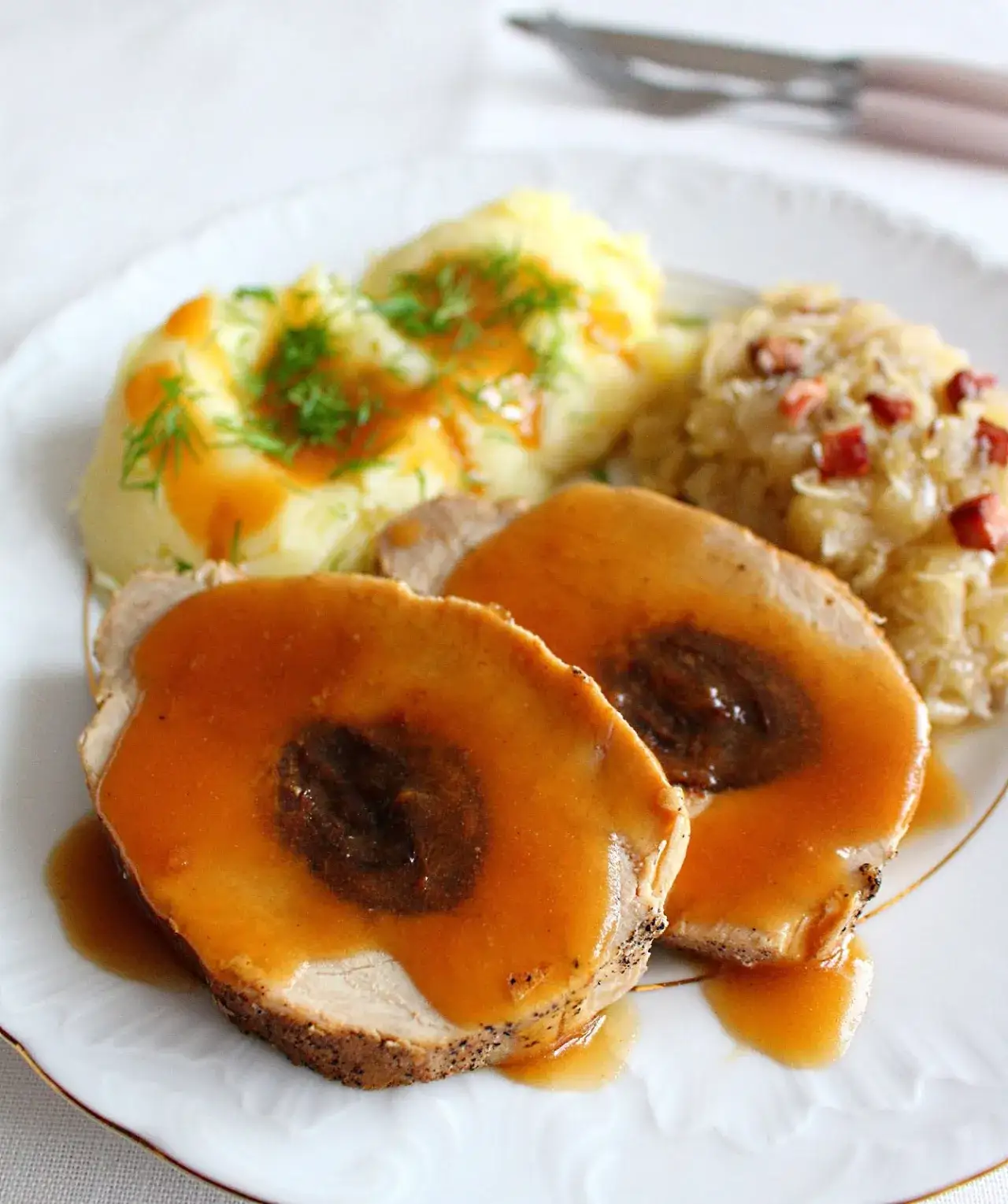 Zdjęcie Pyszny sos do schabu ze śliwką. Prosty przepis, który zachwyci twoich gości