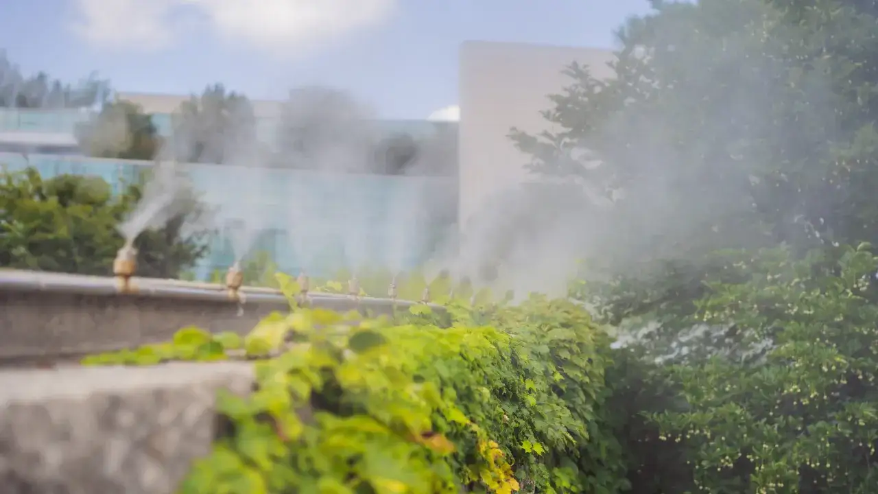 Zdjęcie Ile wody zużywa zraszacz? Sprawdź, jak zaoszczędzić wodę w ogrodzie