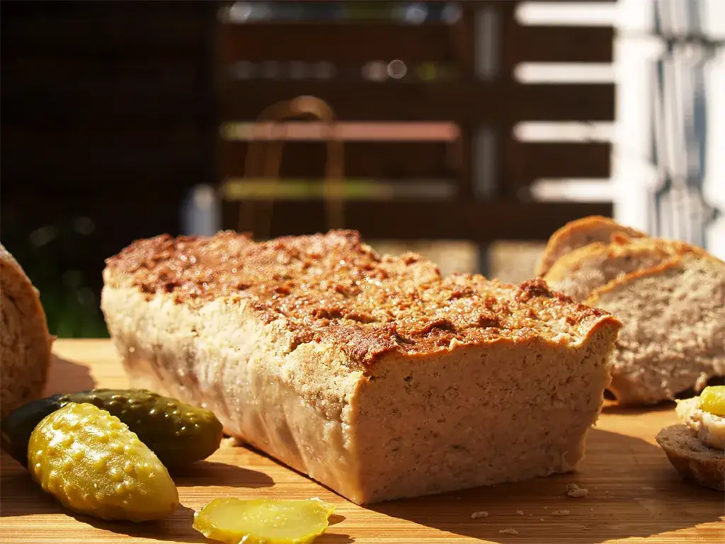 Zdjęcie Ile piec pasztet z mięsa z rosołu, aby był idealny i smaczny?