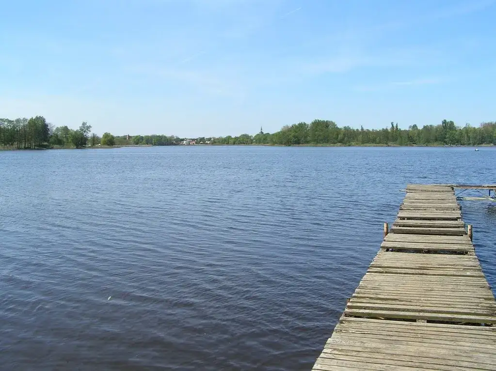 Zdjęcie Jezioro Łoniewskie - raj dla wędkarzy i miłośników natury
