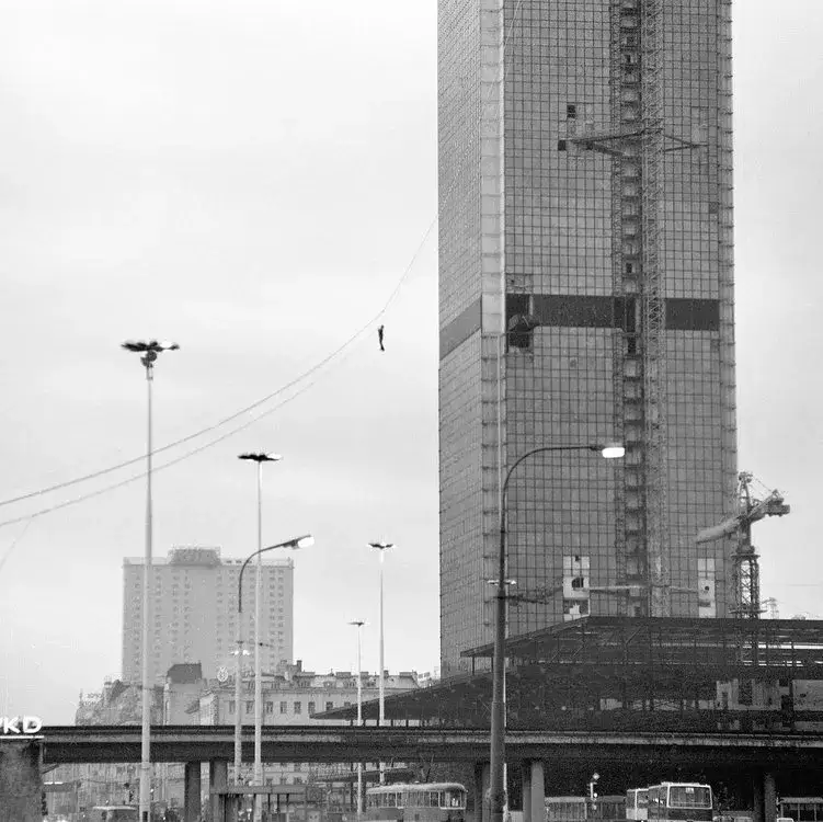 Zdjęcie Hotel Marriott w Warszawie - kiedy powstał i jego historia budowy