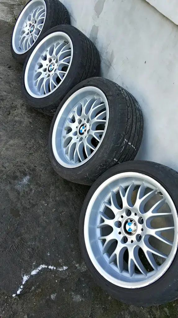 Zdjęcie Jakie rozmiary felg do BMW E39? Sprawdź najlepsze opcje i wady