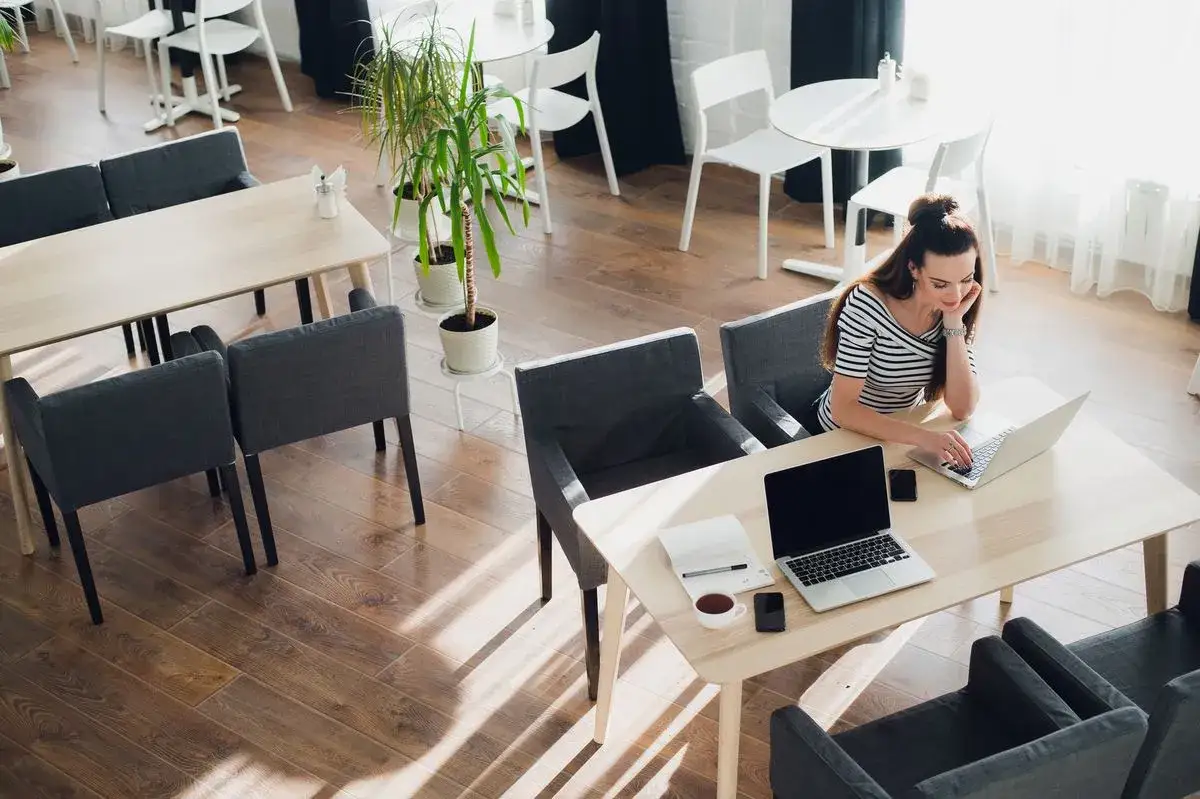 Zdjęcie Kiedy przyjdzie przelew mbank? Sprawdź godziny i ważne informacje