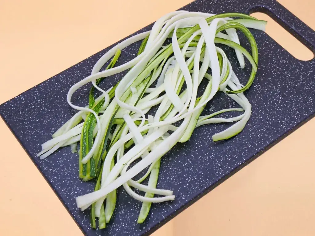 Zdjęcie Jak zrobić makaron z cukinii bez maszynki – prosta i zdrowa alternatywa