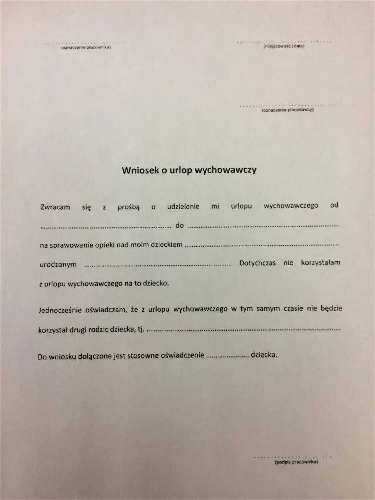 Zdjęcie Komu przysługuje płatny urlop wychowawczy? Sprawdź swoje prawa i warunki
