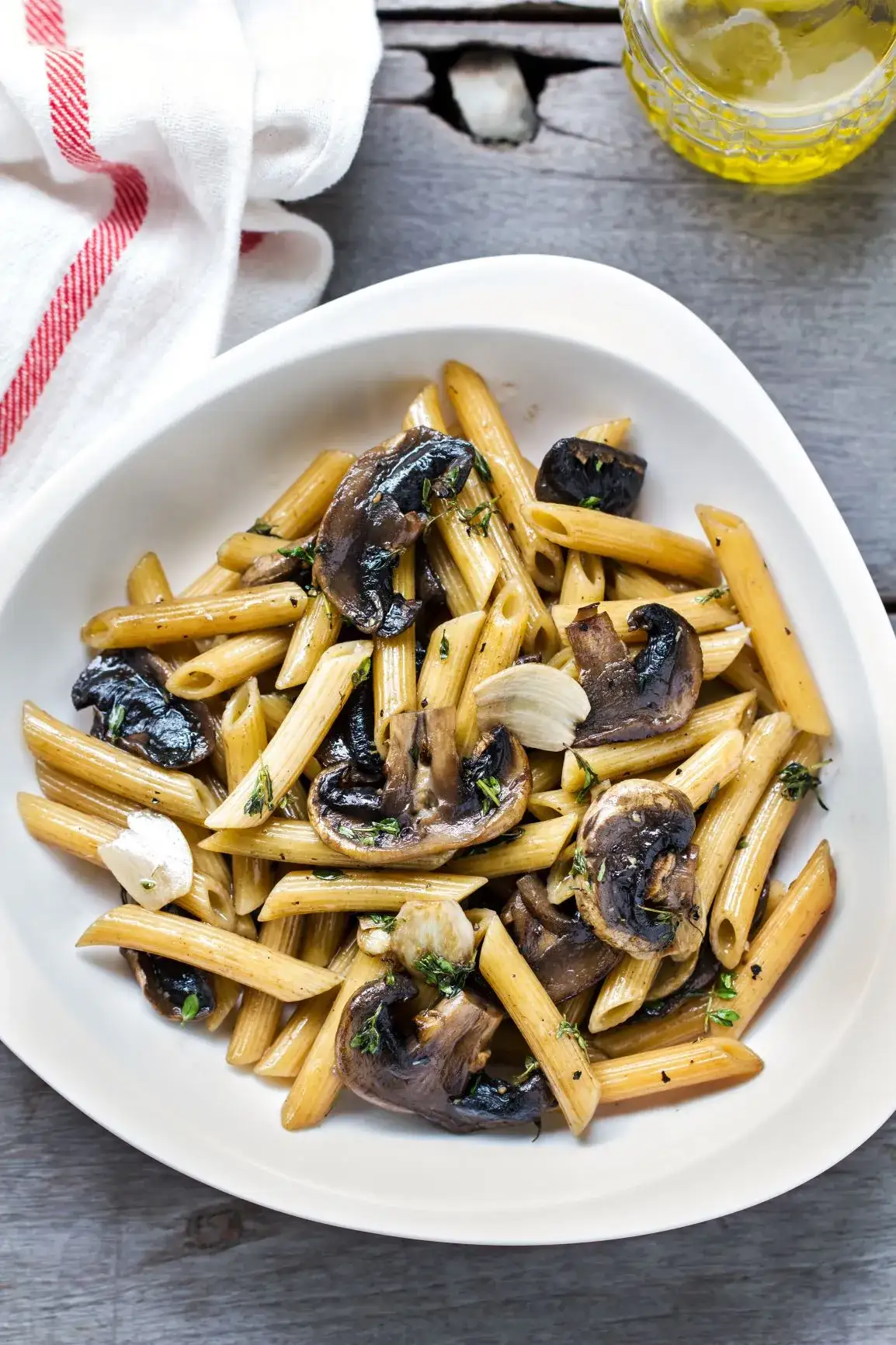 Zdjęcie Penne z pieczarkami – szybki przepis na pyszne danie na obiad