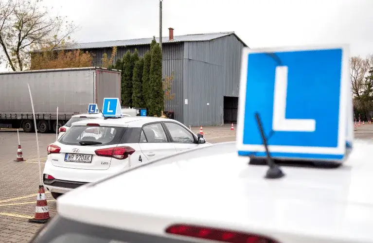 Zdjęcie Ile mam czasu na odebranie prawa jazdy? Sprawdź, zanim czekasz za długo