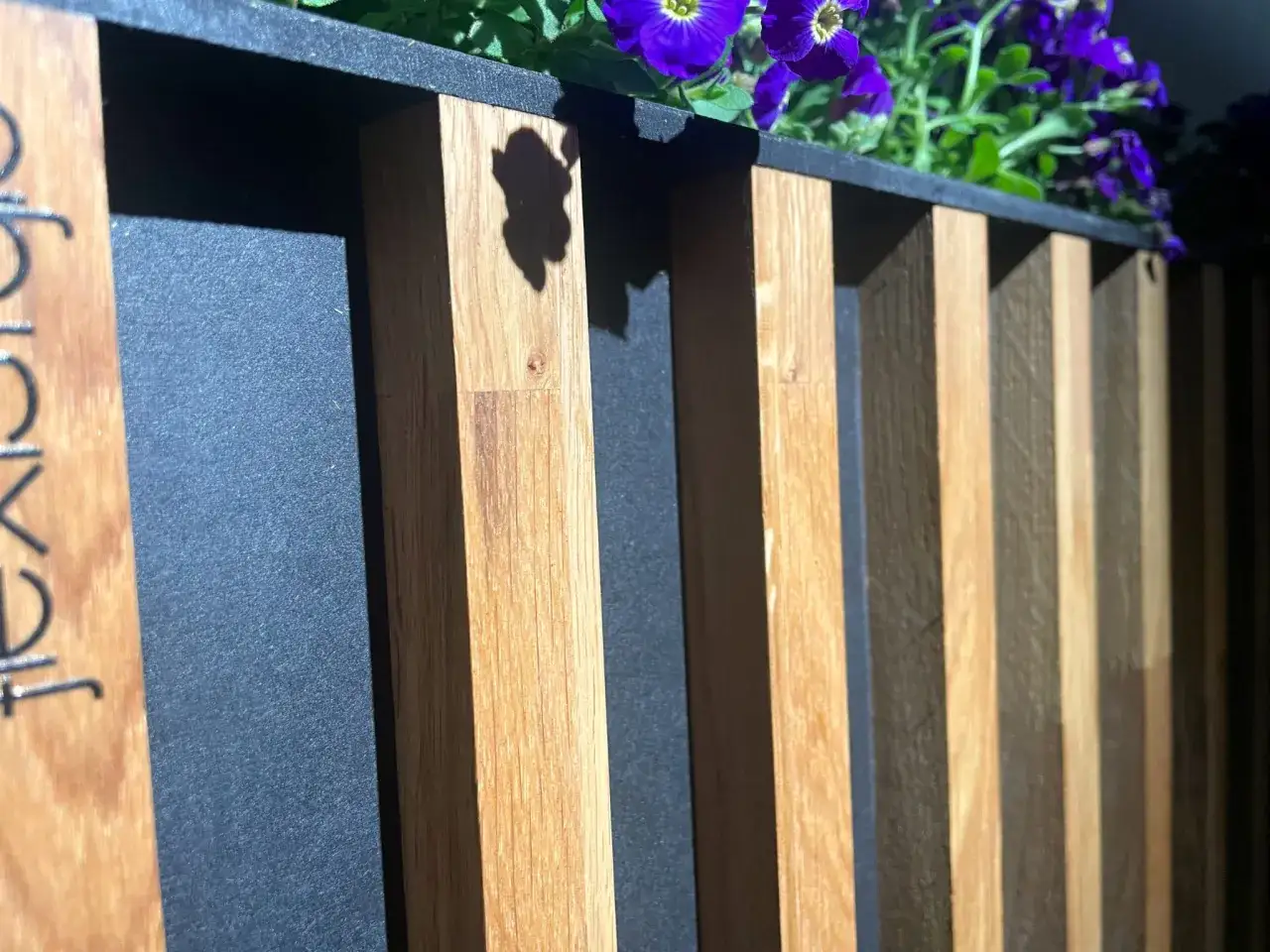 Zdjęcie Jak zrobić donicę z lameli - proste kroki i unikaj błędów