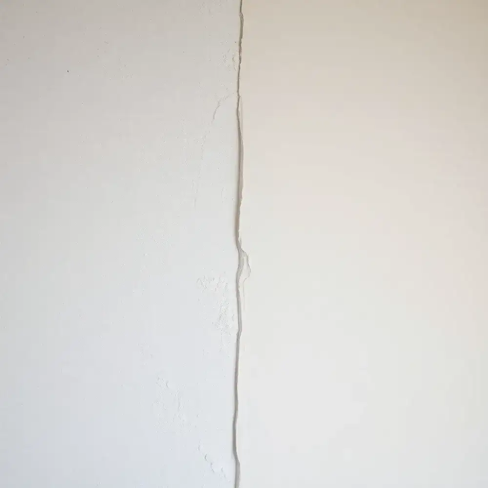 Zdjęcie Po jakim czasie gładź na tynk gipsowy? Uniknij pęknięć i problemów