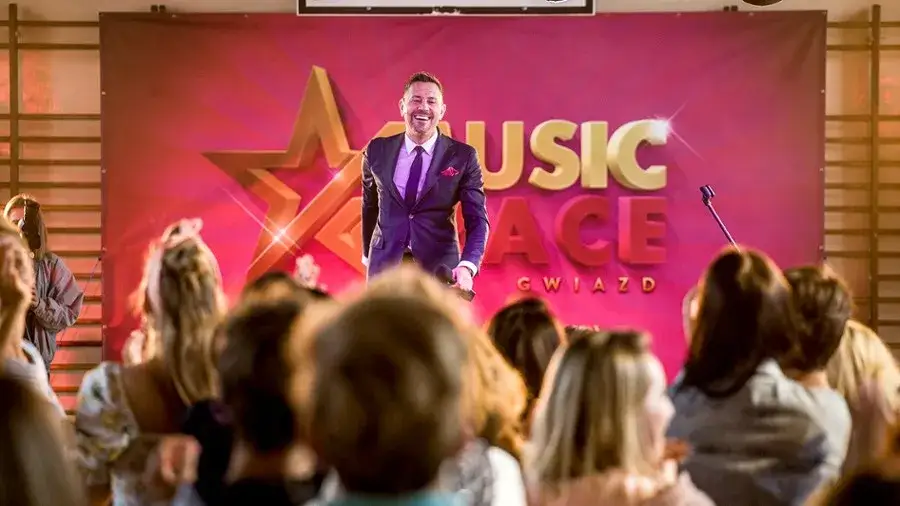 Zdjęcie Jak zostać gwiazdą i kto śpiewa w filmie – poznaj wykonawców piosenek