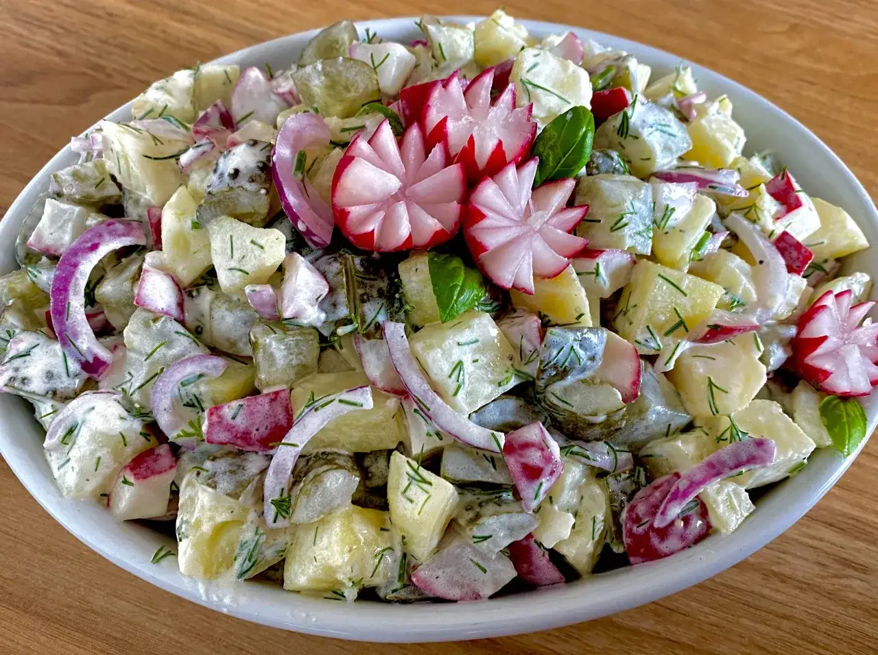 Zdjęcie Niemiecka sałatka ziemniaczana do grilla, która zachwyci gości