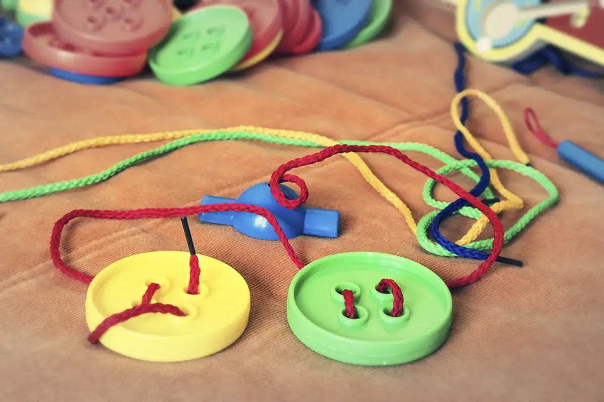 Przykłady zabawek sensorycznych dla 3 latka