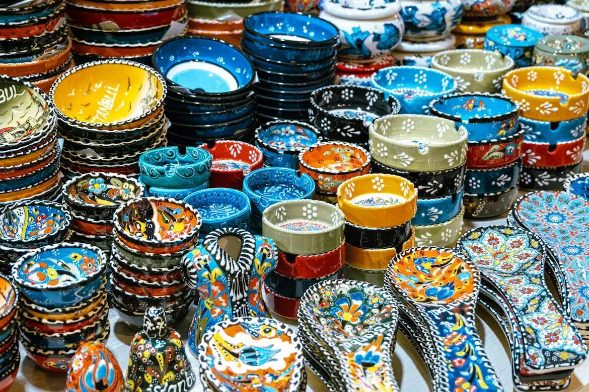 Tureckie lampy mozaikowe i ceramika z Iznik