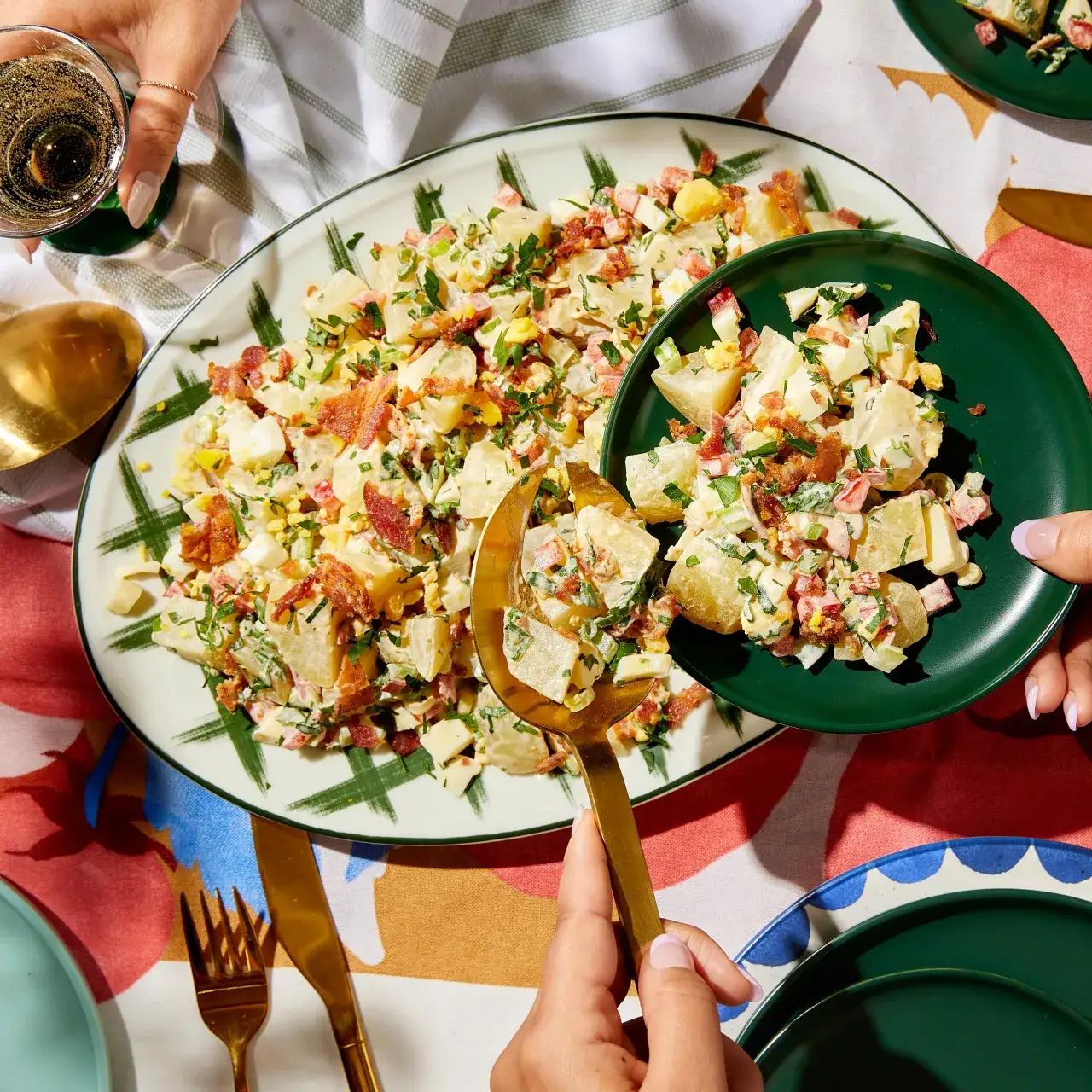 Zdjęcie Recettes de salade de patate froide délicieuses pour l'été chaud