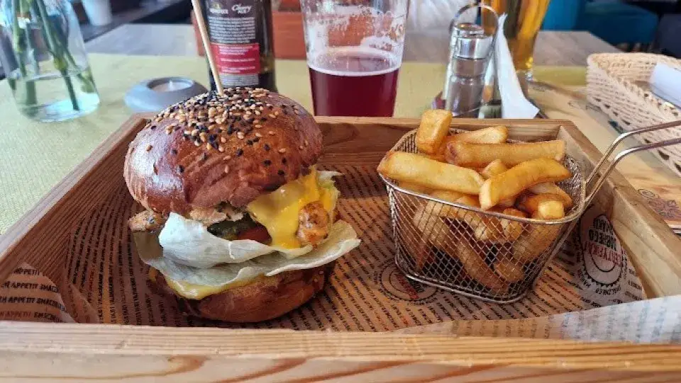 Zdjęcie Gdzie zjeść w Rewalu? Odkryj najlepsze miejsca na smaczne dania