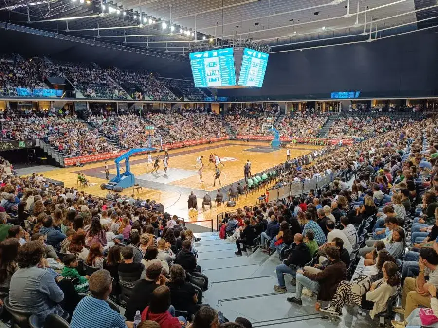 Federaci&oacute;n Navarra de Baloncesto sede Navarra Arena