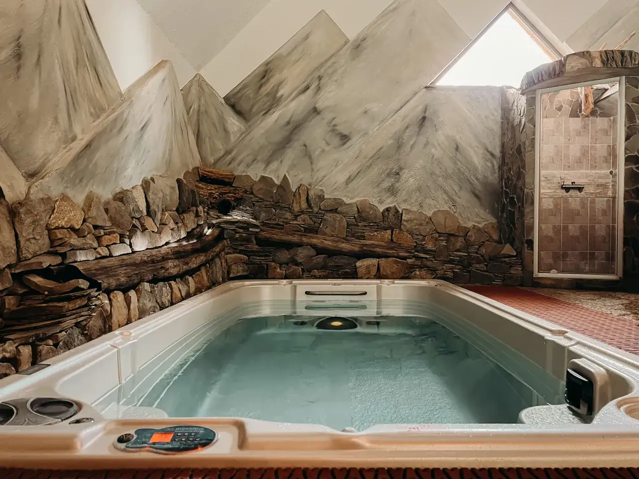 Bacówka Biały Jeleń strefa wellness basen jacuzzi