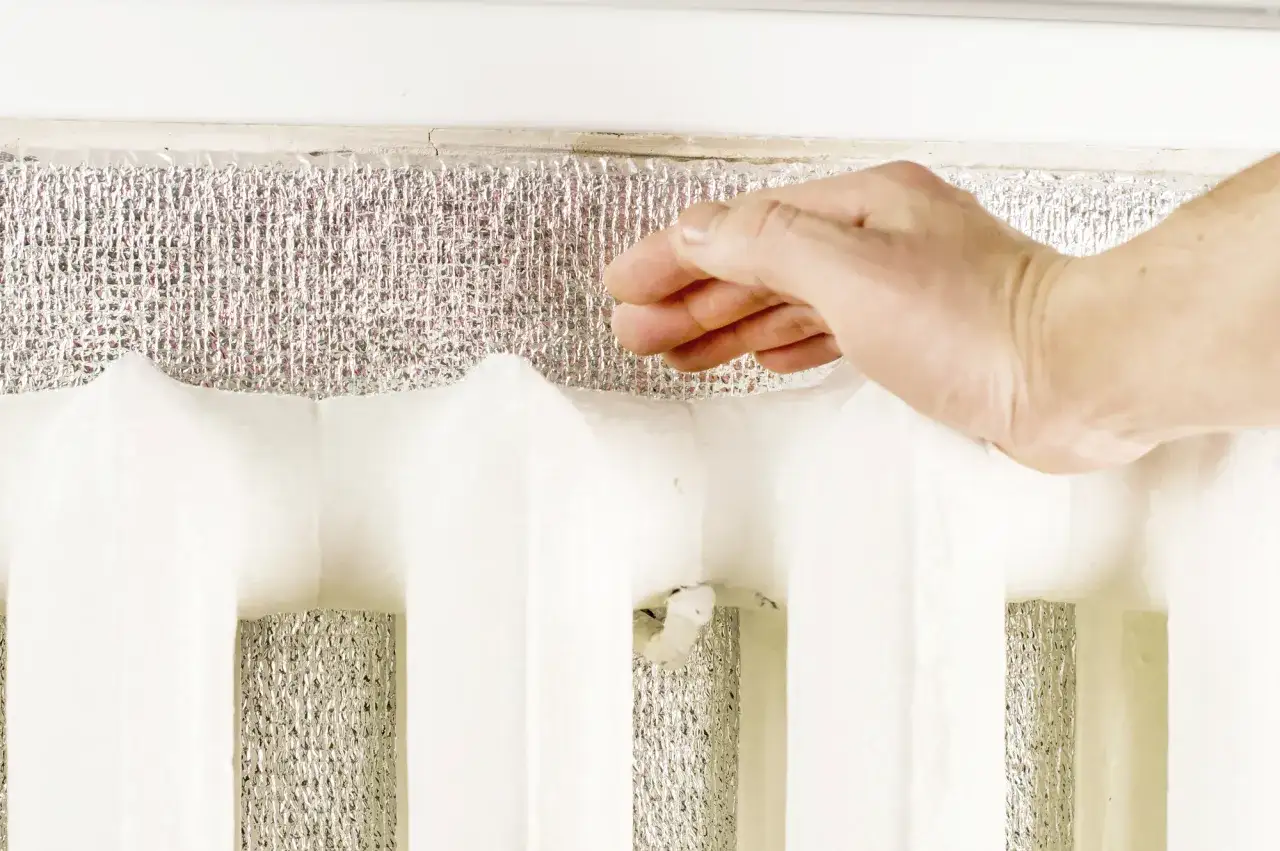 rodzaje ekran&oacute;w zagrzejnikowych styropian HDF