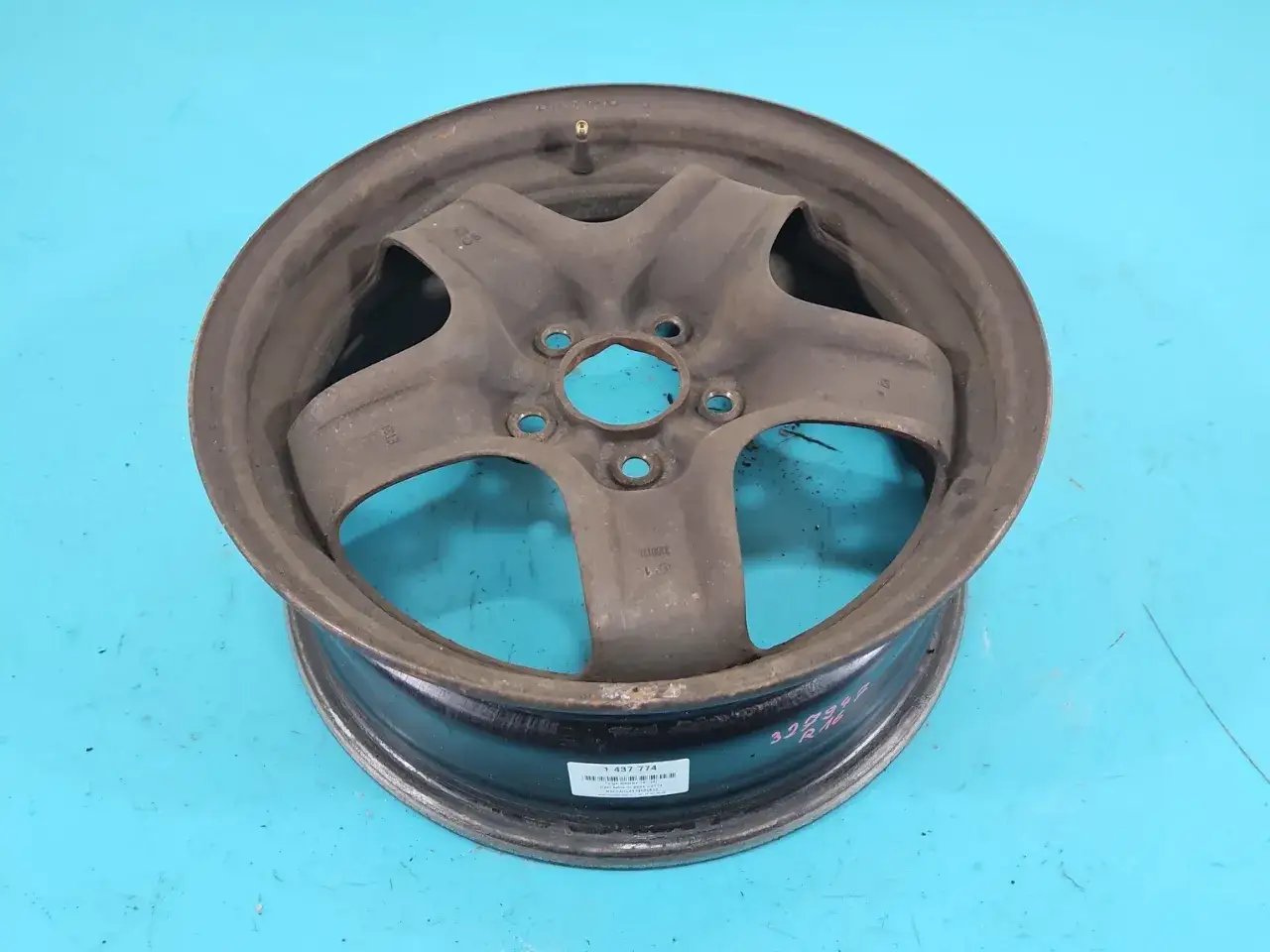 Stara felga stalowa do Astry H, rozstaw śrub 5x110, R16.