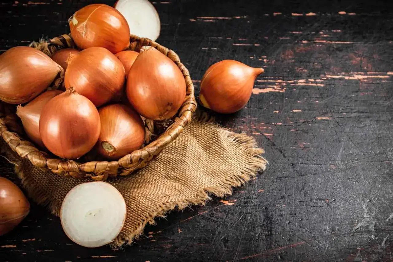 Zdjęcie Ile kalorii ma cebula i jak wykorzystać ją w diecie odchudzającej