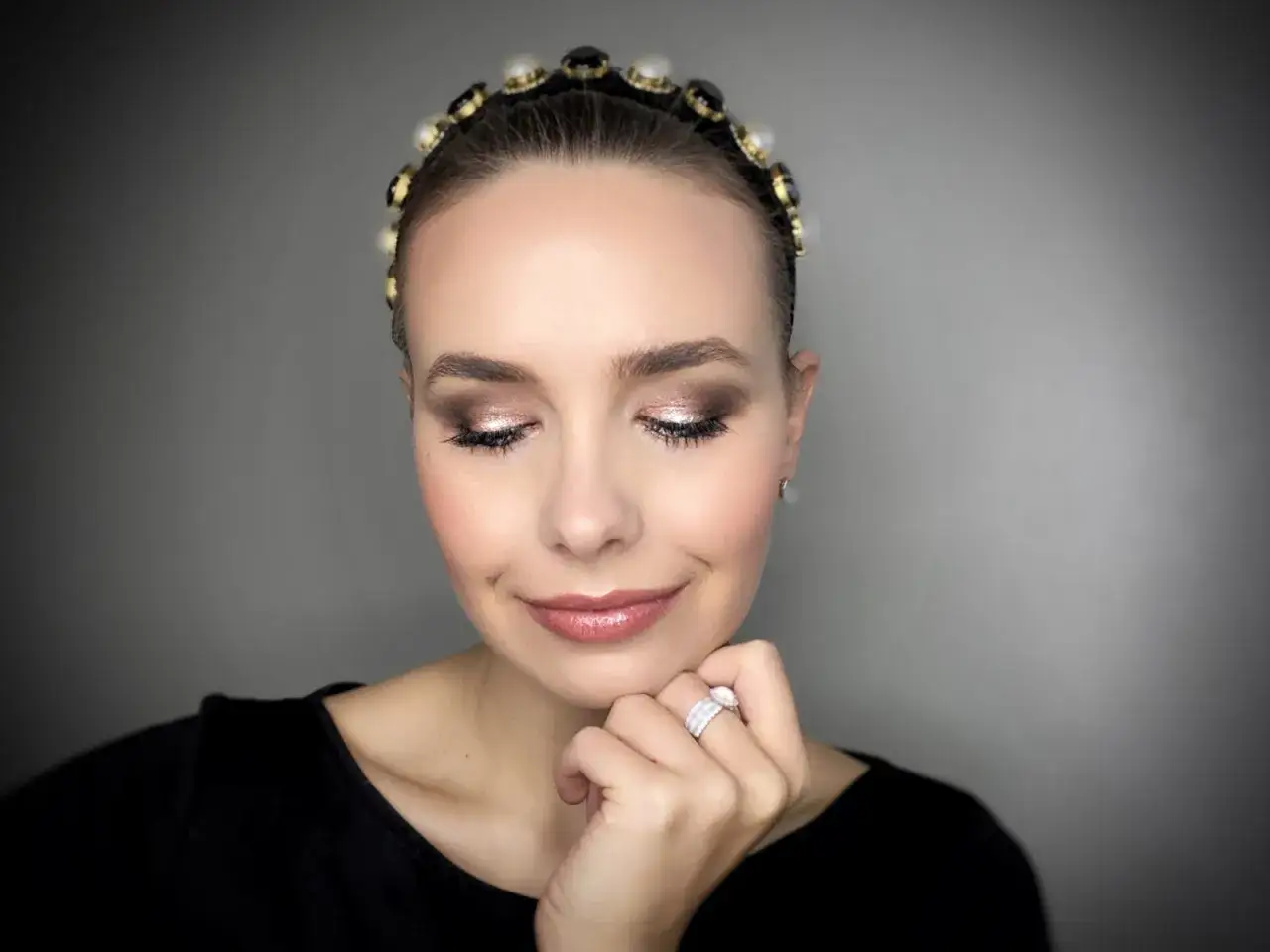 makijaż rozświetlający r&oacute;żne kształty oczu