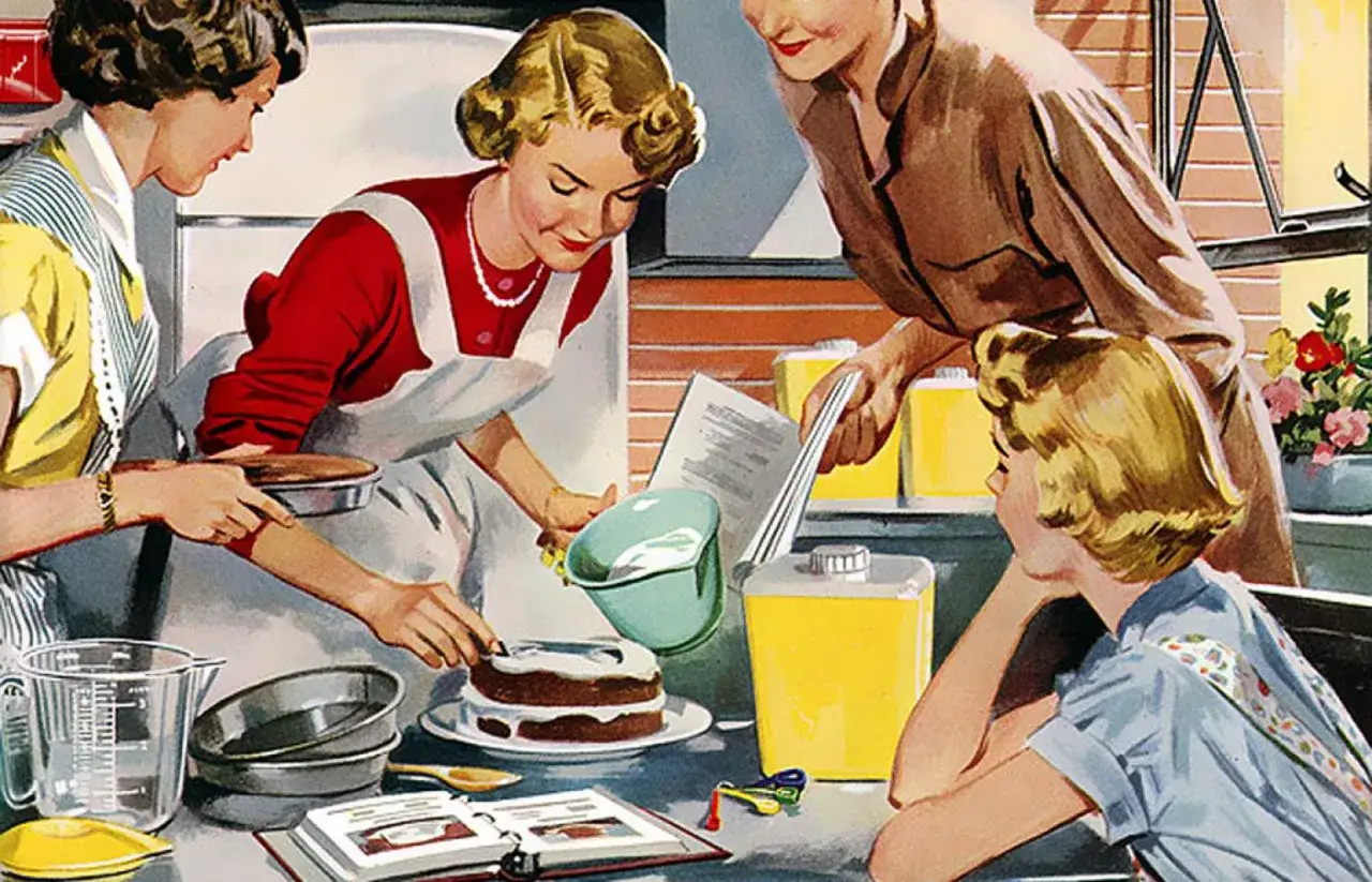 Kobiety pieką tort, inspiracja na pomysł na biznes dla kobiety.