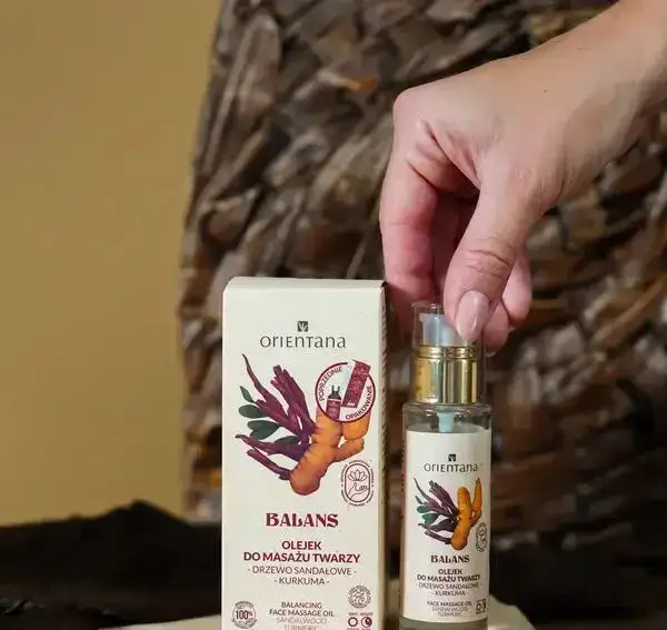 przygotowanie do masażu kobido w domu, olejki do masażu twarzy