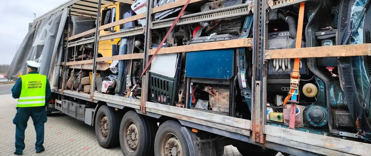 Nielegalny transport odpad&oacute;w