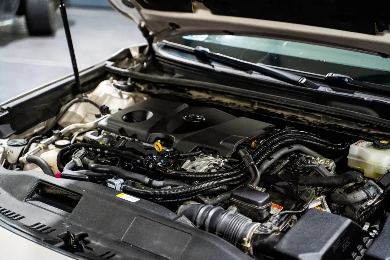 Silnik Toyoty po montażu LPG. Instalacja gazowa zamontowana profesjonalnie, bez utraty gwarancji producenta.