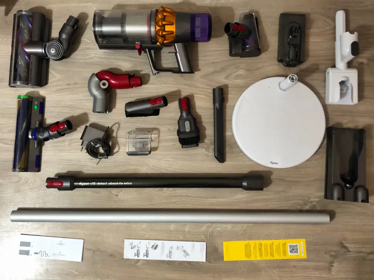Dyson V15 vs V12 akcesoria