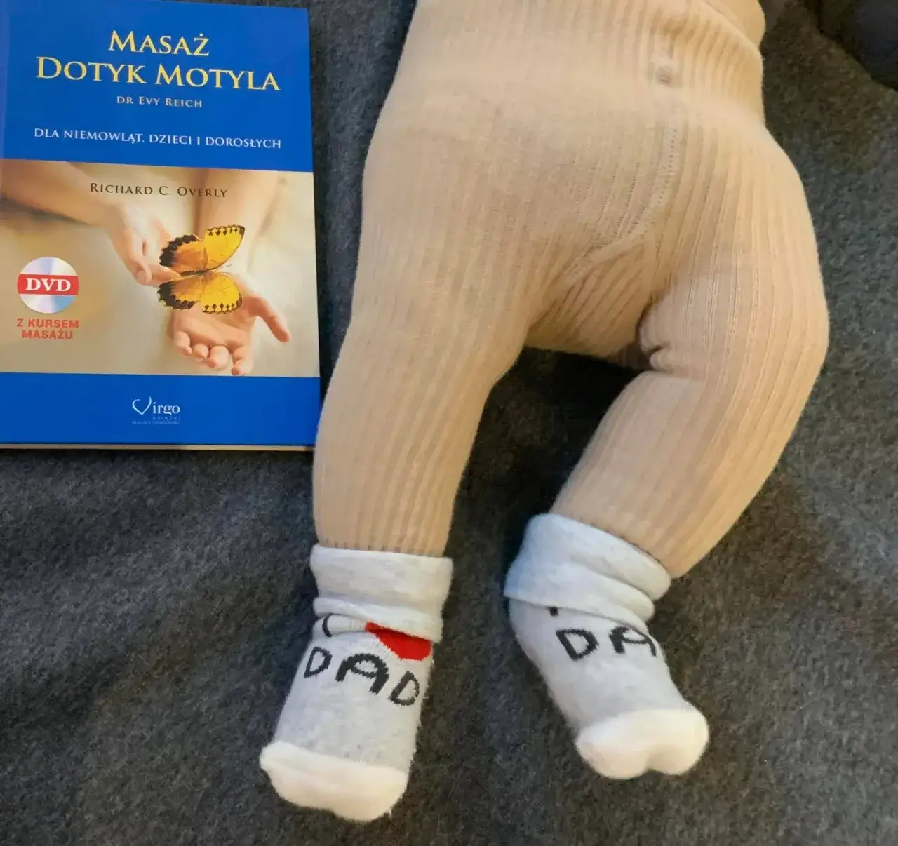 masaż dotyk motyla niemowlę rodzic