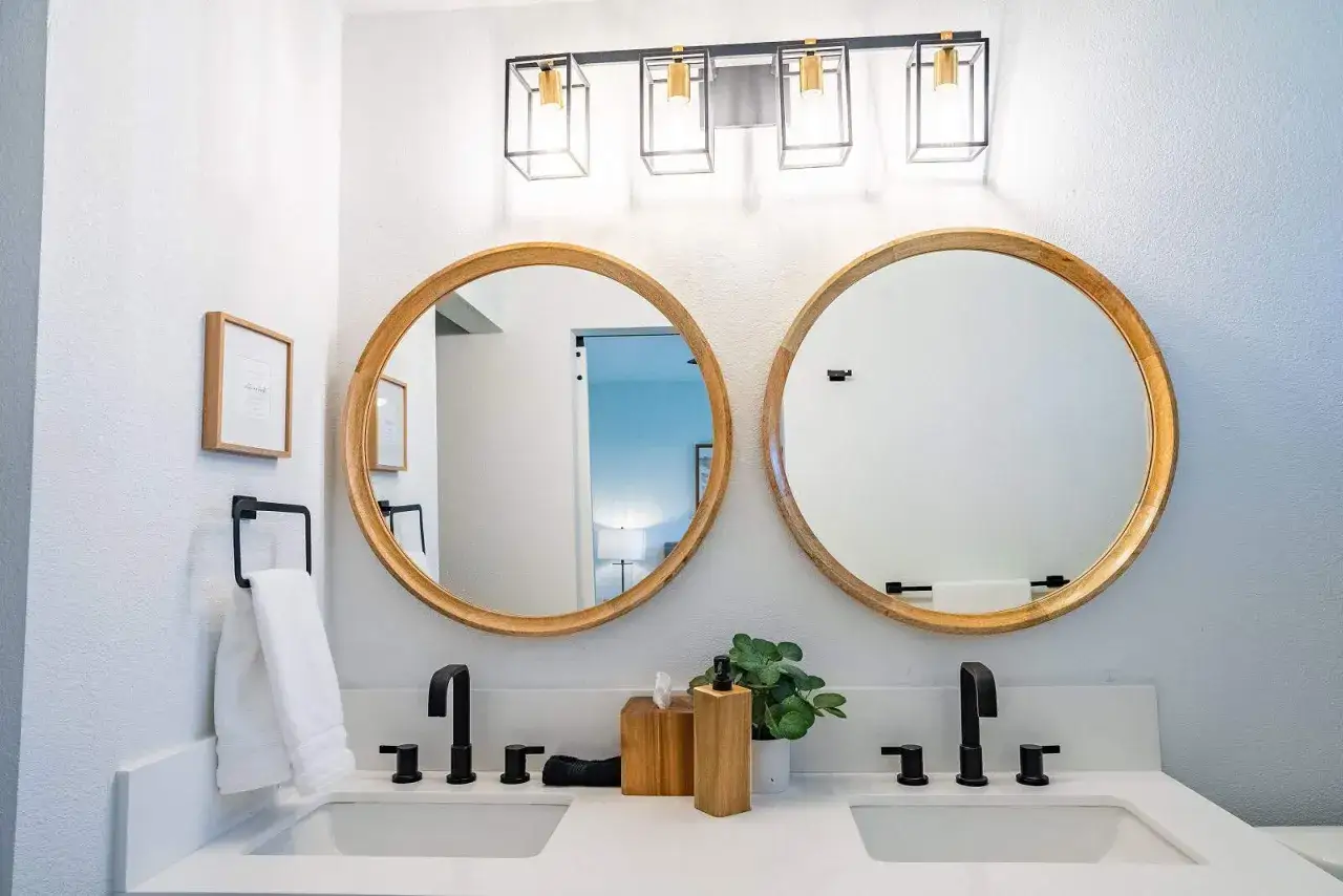 Zdjęcie Ile lumenów do łazienki nad lustro - idealne oświetlenie dla Ciebie