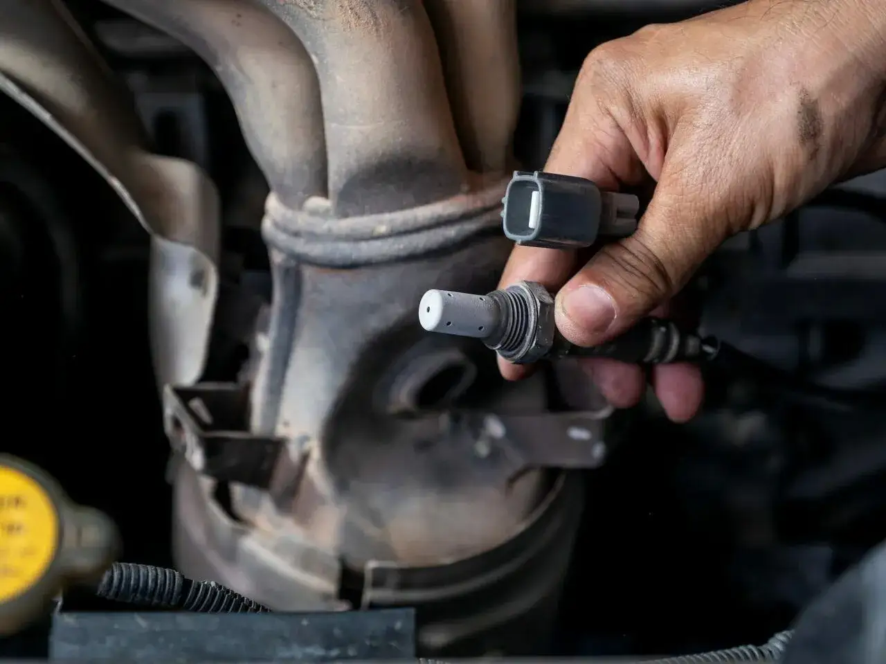 Zdjęcie Czujnik położenia wału objawy diesel – nie ignoruj tych sygnałów