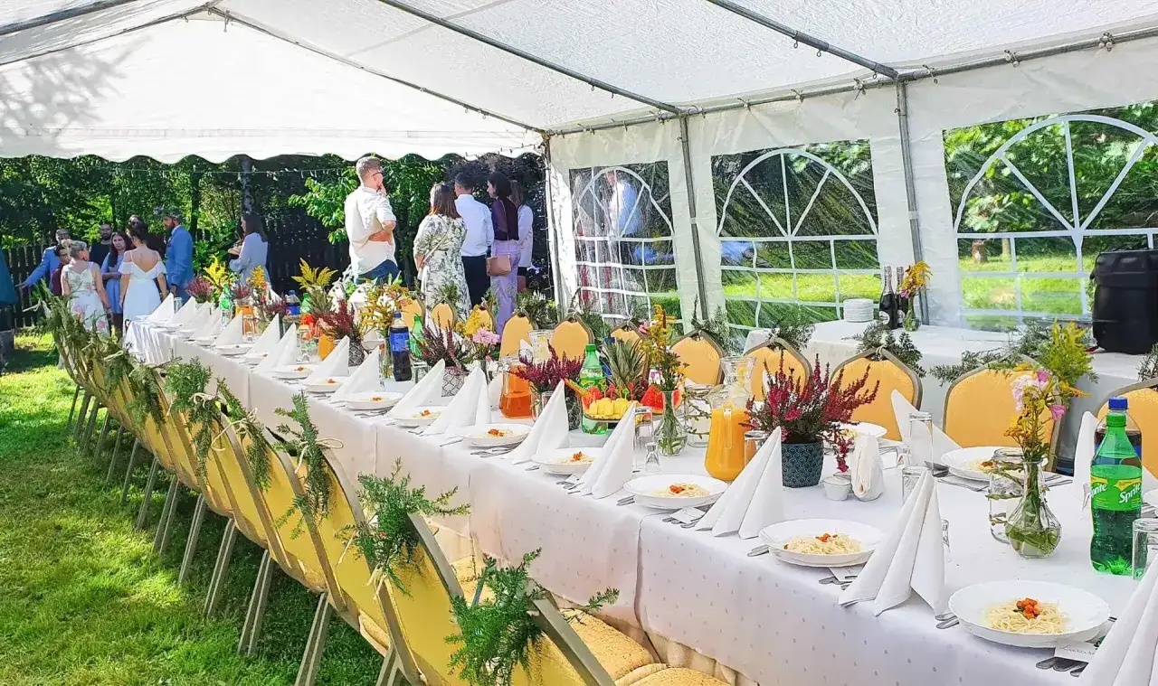 Zdjęcie Bobrza dworek: Historia, usługi i wyjątkowe wydarzenia w pięknym otoczeniu
