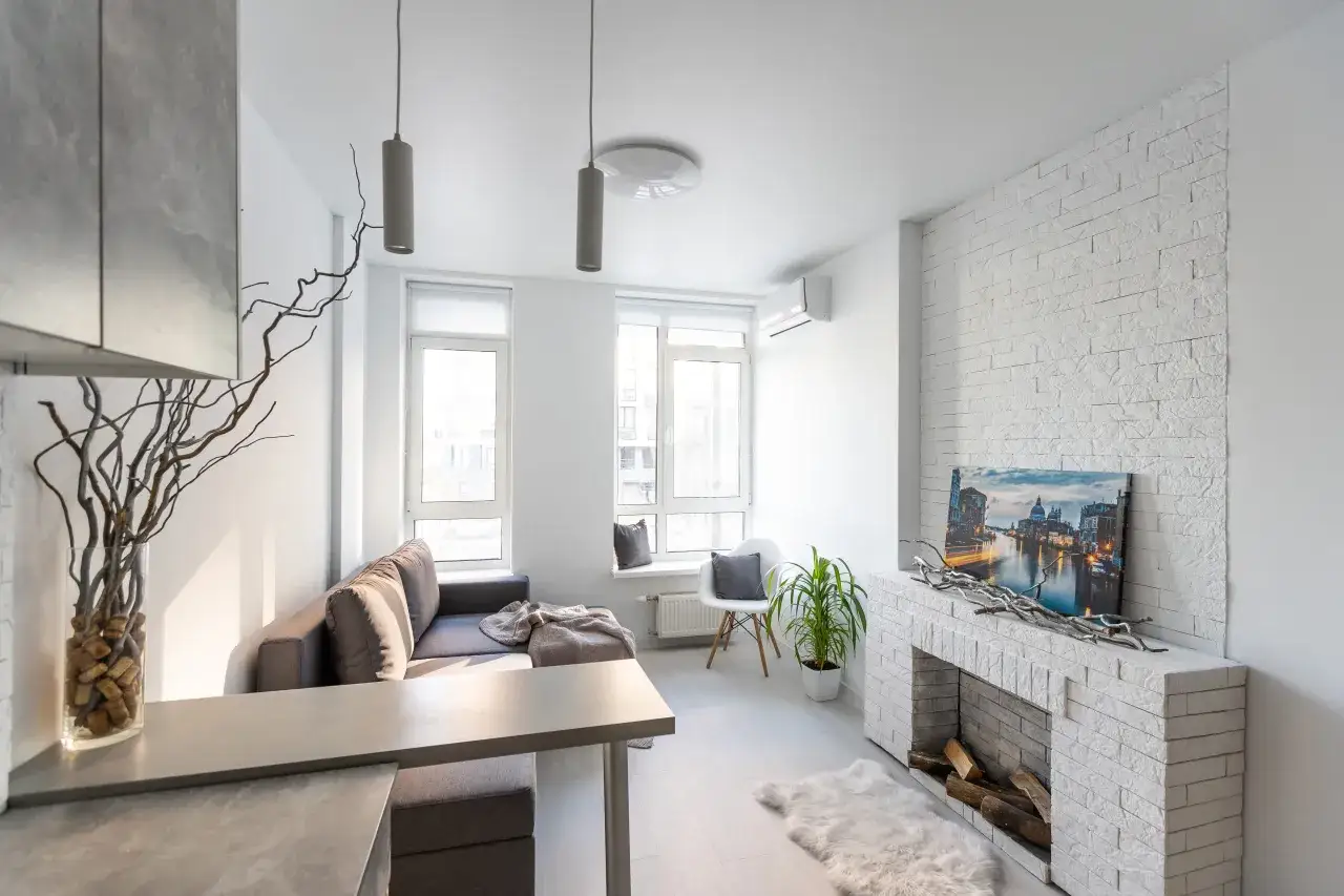 Zdjęcie Jak wykończyć styk sufitu i ściany? Poradnik krok po kroku