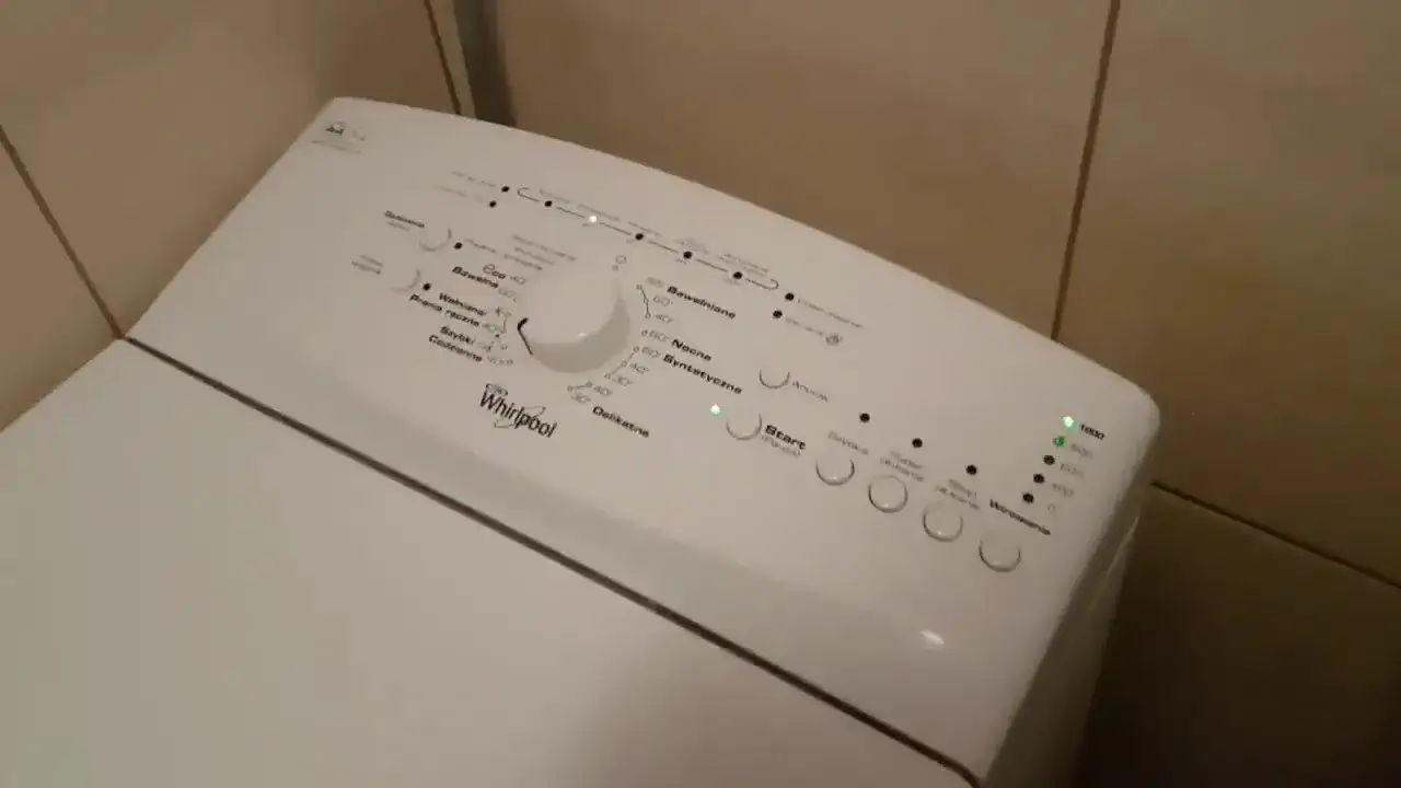 Zdjęcie Jak podłączyć pralkę Whirlpool - uniknij najczęstszych błędów instalacji