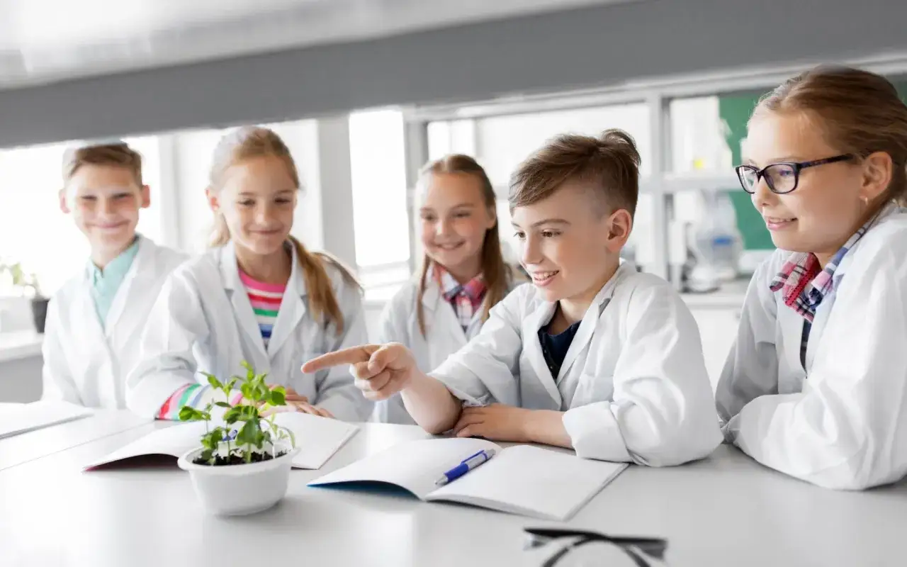 Zdjęcie Od kiedy biologia w szkole podstawowej? Zaskakujące zmiany w edukacji